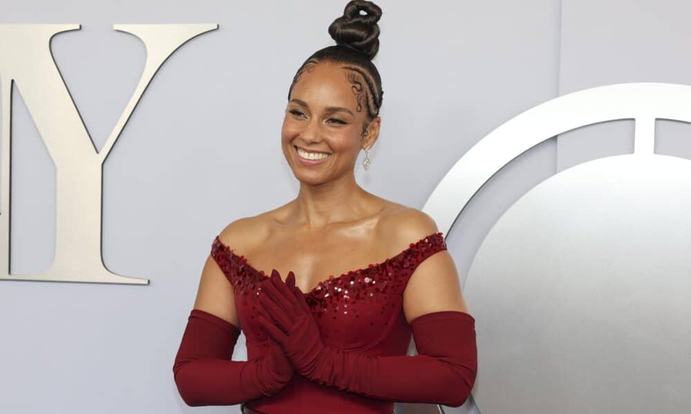 Fotografía de archivo de la cantante y compositora estadounidense, Alicia Keys. EFE/EPA/SARAH YENESEL