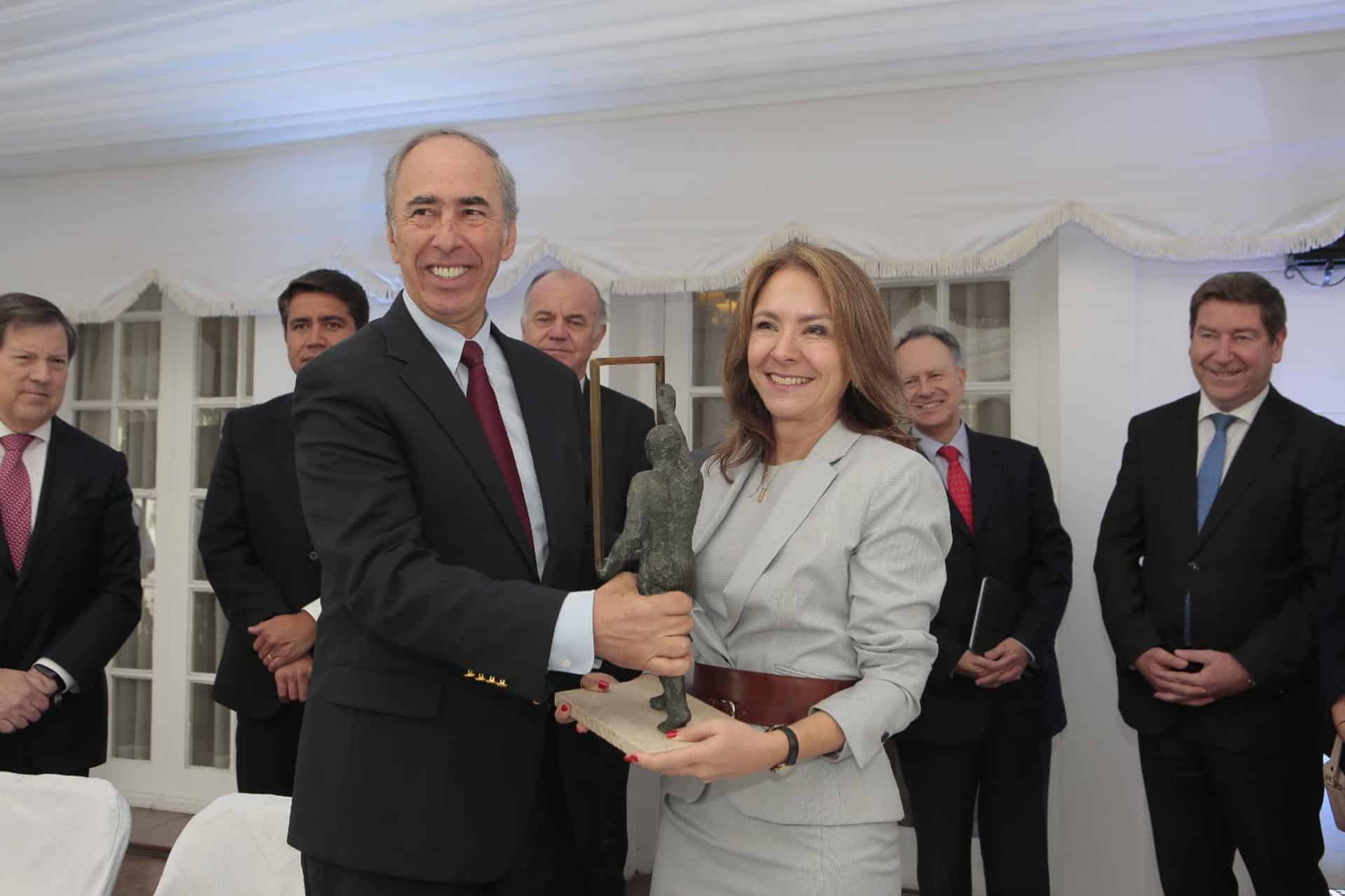 FotografÍa del 17 de diciembre 2024 cedida por la Confederación de la Producción y Comercio de Chile (CPC), de su nueva presidenta Susana Jiménez, durante la ceremonia de nombramiento, en Santiago (Chile). EFE/ Confederación de la Producción y Comercio de Chile