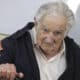 Fotografía de archivo del exmandatario de Uuruguay José Mujica tras votar en un colegio electoral ubicado en el Barrio Cerro de Montevideo, en las pasadas elecciones presidenciales. EFE/Raúl Martínez