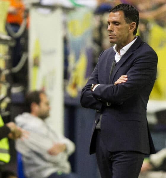 Fotografía de archivo del entrenador uruguayo Gustavo Poyet, durante su etapa en el Betis. EFE/Domenech Castelló