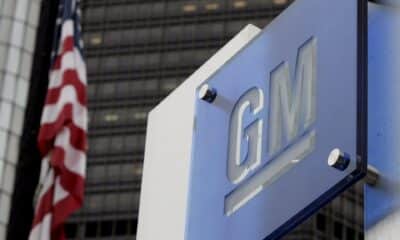 Foto de archivo del logo de General Motors. EFE/Jeff Kowalsky