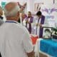 Fotografía cedida por la Unidad de Búsqueda de Personas dadas por Desaparecidas (UBPD), de familiares del desaparecido Harold Pérez, participando durante un acto este martes en Barranquilla (Colombia). EFE/UBPD/