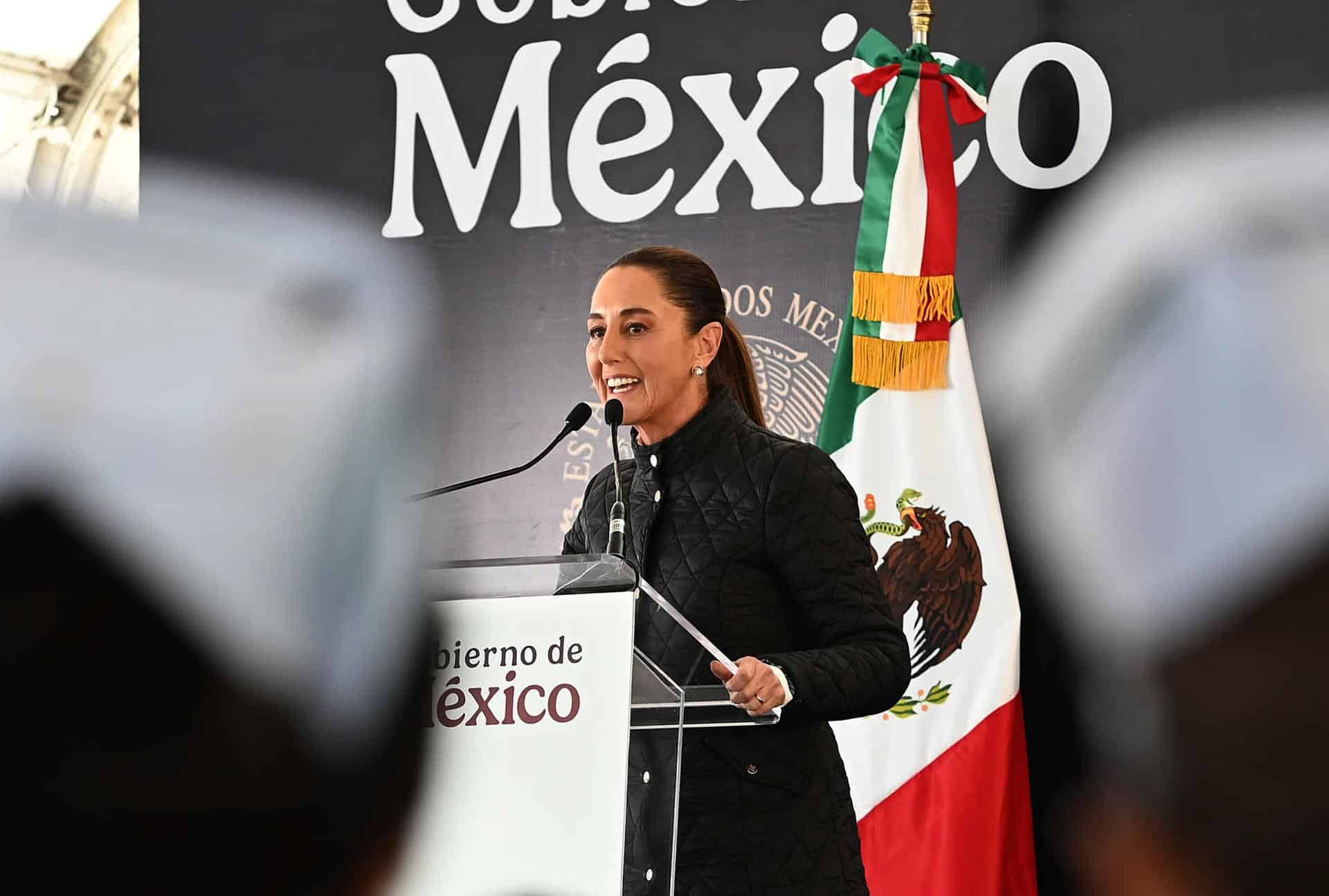 Fotografía cedida por la Presidencia de México, de la presidenta Claudia Sheinbaum, durante un acto protocolario este sábado, en Ciudad Juárez (México). EFE/ Presidencia de México