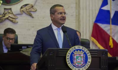 El gobernador Pedro Pierluisi da el mensaje de la situación del estado del país, en el Capitolio en San Juan (Puerto Rico). Imagen de archivo. EFE/ Thais Llorca