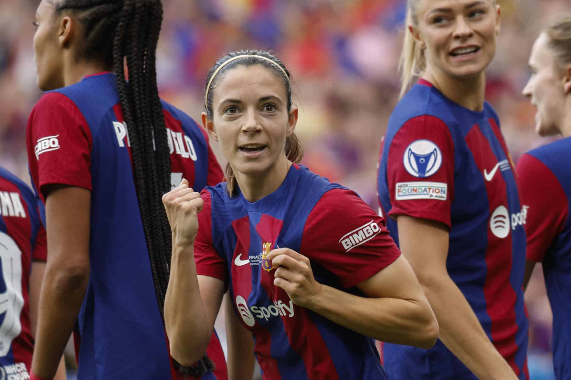 La centrocampista del FC Barcelona Aitana Bonmatí celebra su gol ante el Olympique de Lyon, en el estadio de San Mamés, en Bilbao en foto de archivo de Miguel Toña. EFE