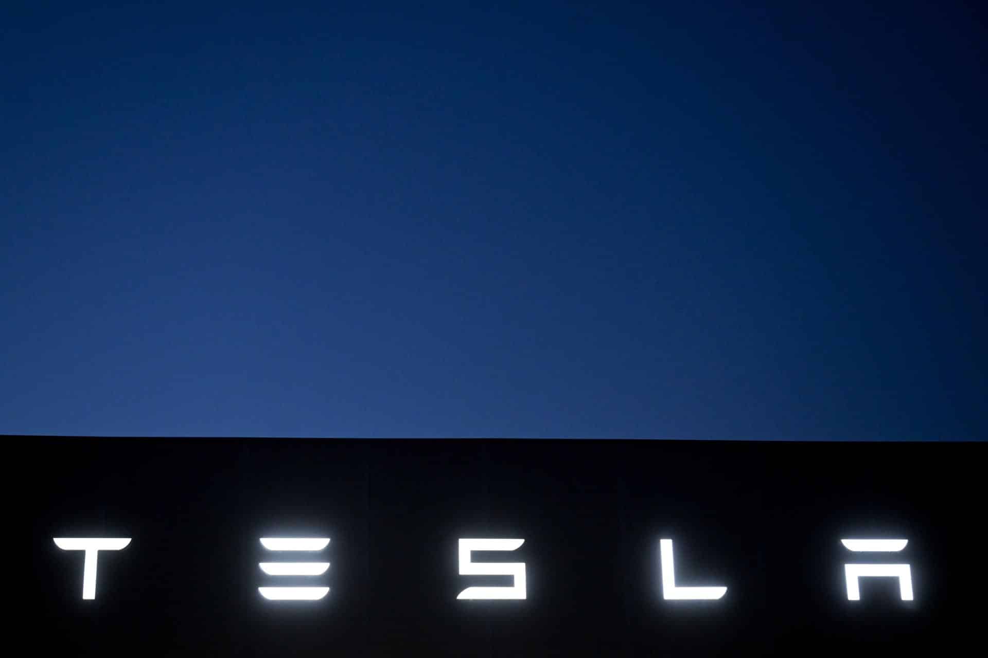 Imagen de archivo del logotipo de Tesla. EFE/EPA/Filip Singer