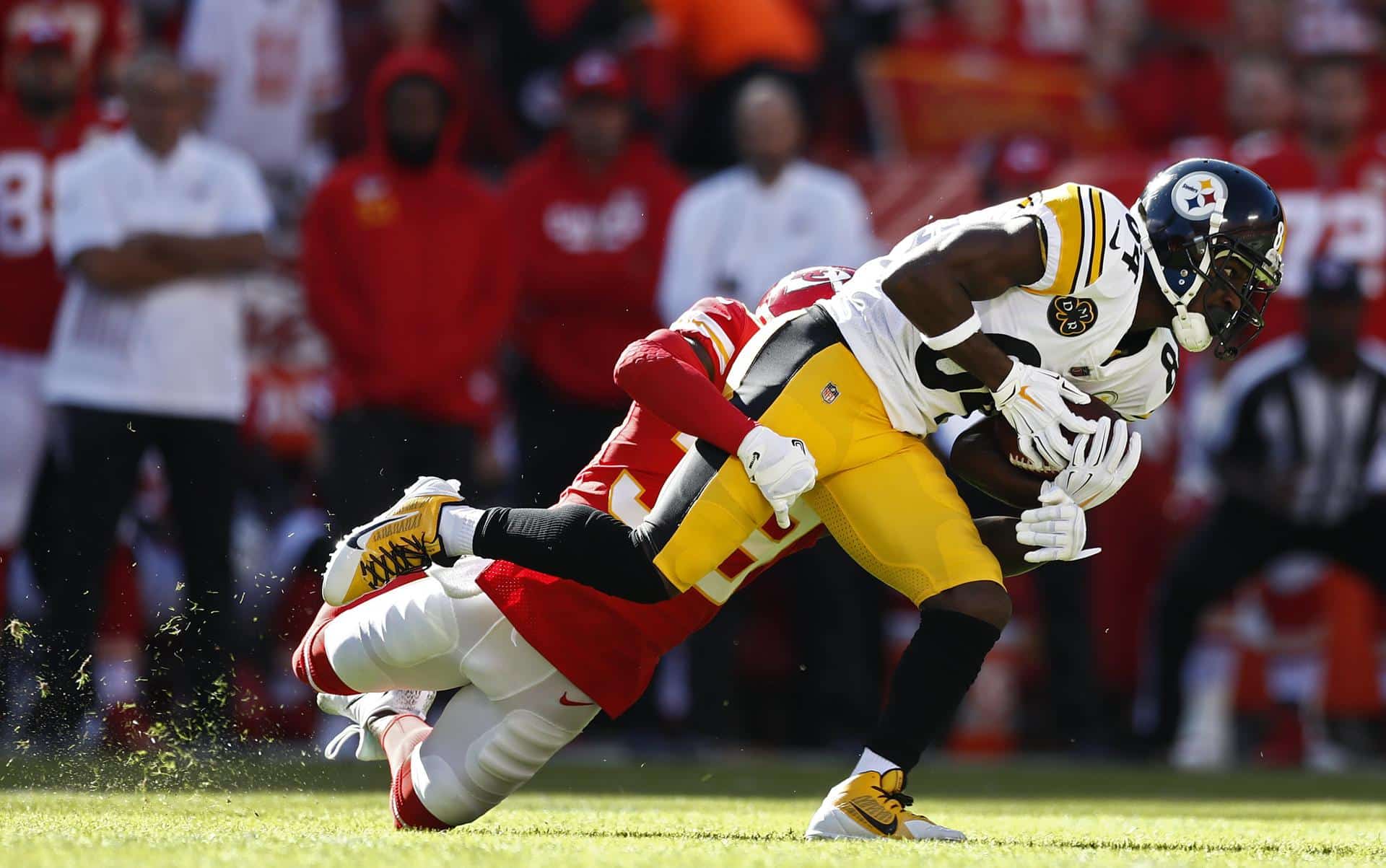 Fotografía de archivo en la que se registró un instante de un partido de la NFL entre los Pittsburgh Steelers y los Kansas City Chiefs, en el estadio Arrowhead de Kansas City (Missouri, EE.UU.). EFE/Larry W. Smith