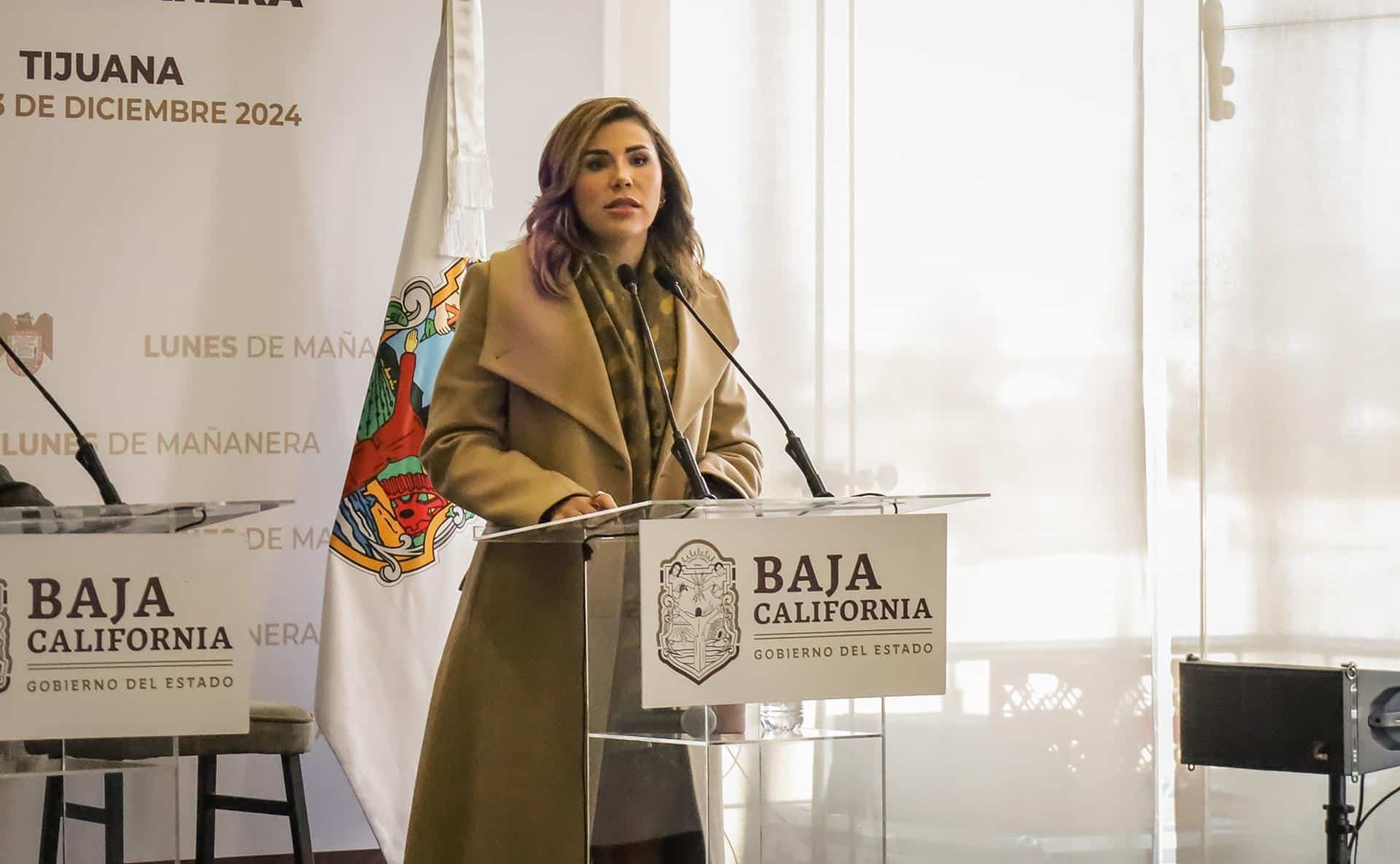 La gobernadora del estado mexicano de Baja California, Marina del Pilar Ávila Olmeda, habla durante una rueda de prensa en Tijuana (México). EFE/ Joebeth Terriquez