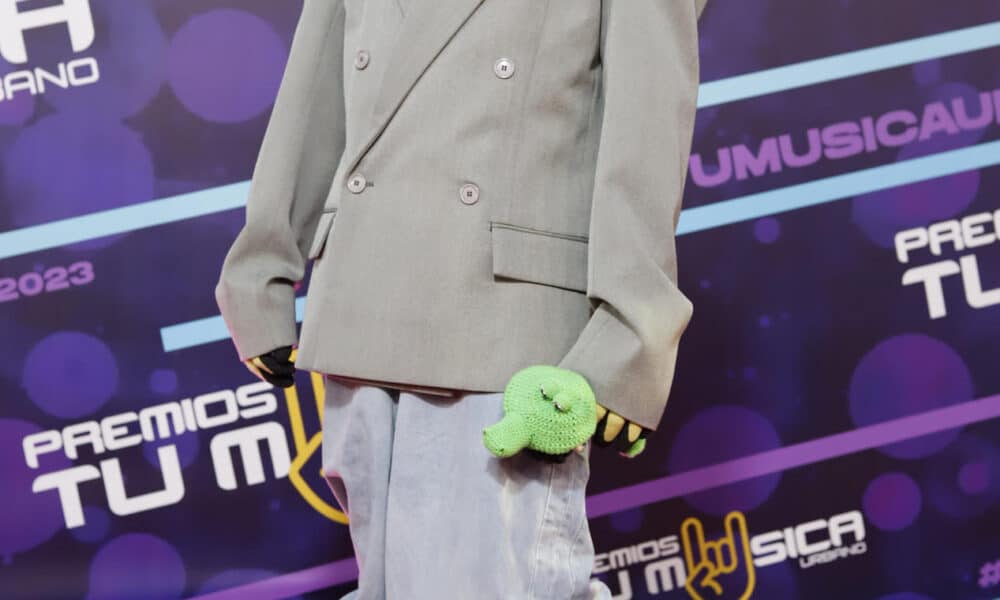 Imagen de archivo de Álvaro Díaz posando en la alfombra roja de los Premios Tu Música Urbano 2023, en el Coliseo José Miguel Agrelot en San Juan (Puerto Rico). EFE/Thais Llorca