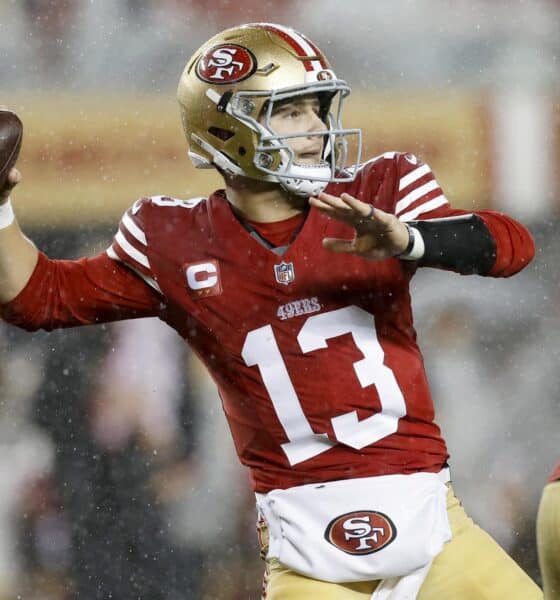 Fotografía de archivo, tomada el pasado 12 de diciembre, en la que se registró al mariscal de campo de los San Francisco 49ers, Brock Purdy, durante un partido de la NFL contra Los Ángeles Rams, en Santa Clara (CA, EE.UU.). EFE/John G. Mabanglo