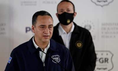 Fotografía de archivo del fiscal general de El Salvador, Rodolfo Delgado, durante una rueda de prensa en la División Central de Investigaciones de la policía, en San Salvador (El Salvador). EFE/ Rodrigo Sura