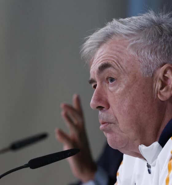 El técnico del Real Madrid, Carlo Ancelotti, durantee la rueda de prensa después del entrenamiento del equipo en Valdebebas (Madrid). EFE/ Javier Lizón