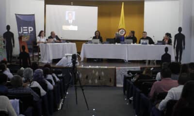 Fotografía de archivo de una audiencia pública de la Jurisdicción Especial para La Paz (JEP). EFE/Luis Euardo Noriega Arboleda