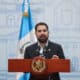 El secretario de comunicación social de la presidencia, Santiago Palomo, habla este lunes en Ciudad de Guatemala sobre la previsión de ofrecer una "disculpa pública" al asumir su responsabilidad en la detención y desaparición de la poeta, escritora y activista española Alaíde Foppa Falla. EFE/ Mariano Macz