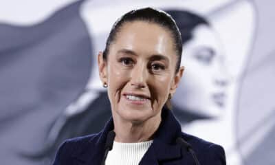 La presidenta de México, Claudia Sheinbaum, participa este lunes en una rueda de prensa en Palacio Nacional de la Ciudad de México (México). EFE/ Sáshenka Gutiérrez