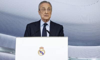 El presidente del Real Madrid, Florentino Pérez, durante su discurso durante en la copa de Navidad dada por el club este viernes. EFE/Chema Moya