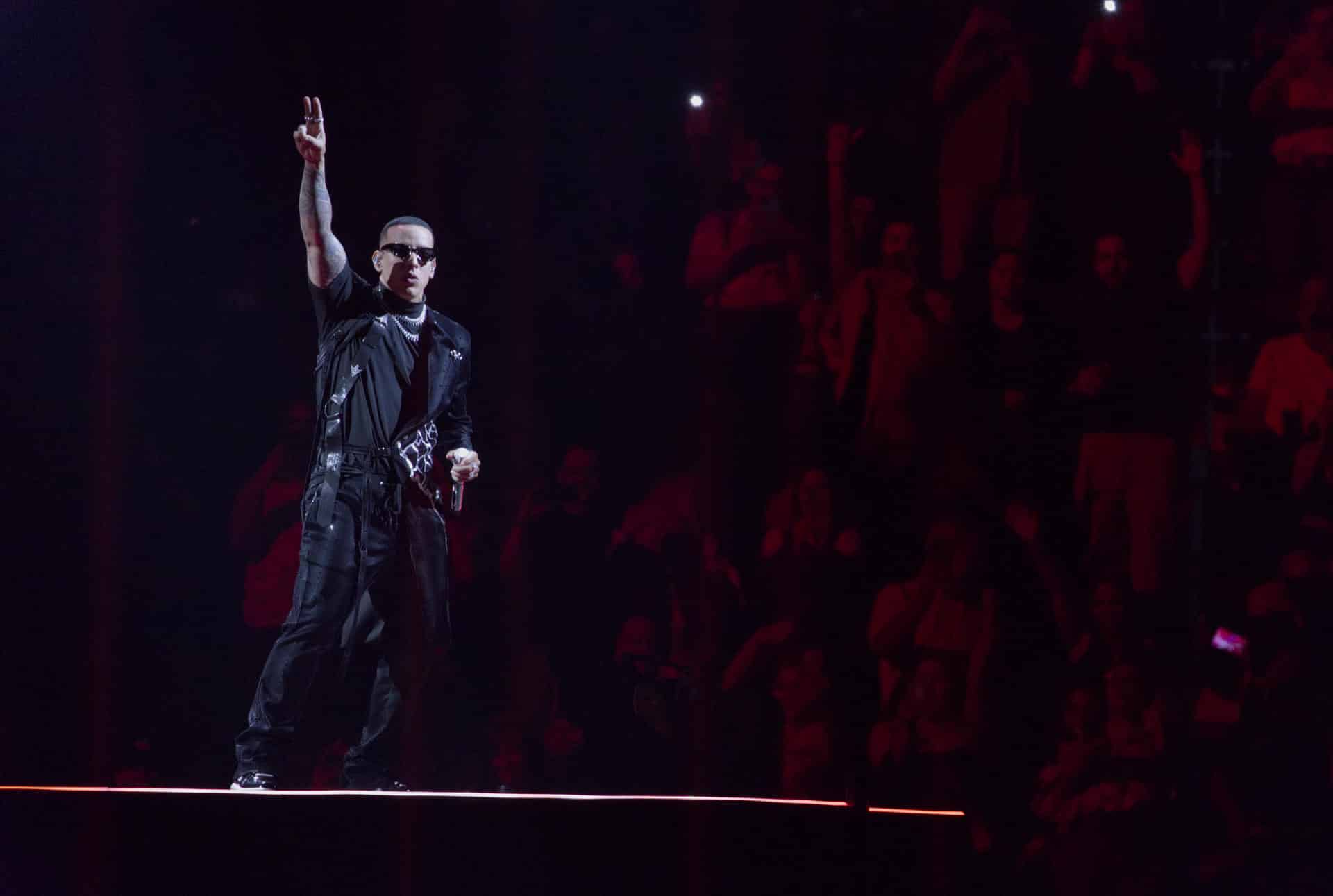 Imagen de archivo de  Daddy Yankee, quien se presenta en su concierto "La Meta" en el Coliseo Jose Miguel Agrelot en San Juan (Puerto Rico). EFE/Thais Llorca