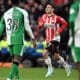 El jugador mexicano del PSV Hirving Lozano durante el partido de la Eredivisie que han jugado PSV Eindhoven y Feyenoord Rotterdam, en Eindhoven, Países Bajos. EFE/EPA/MAURICE VAN STEEN