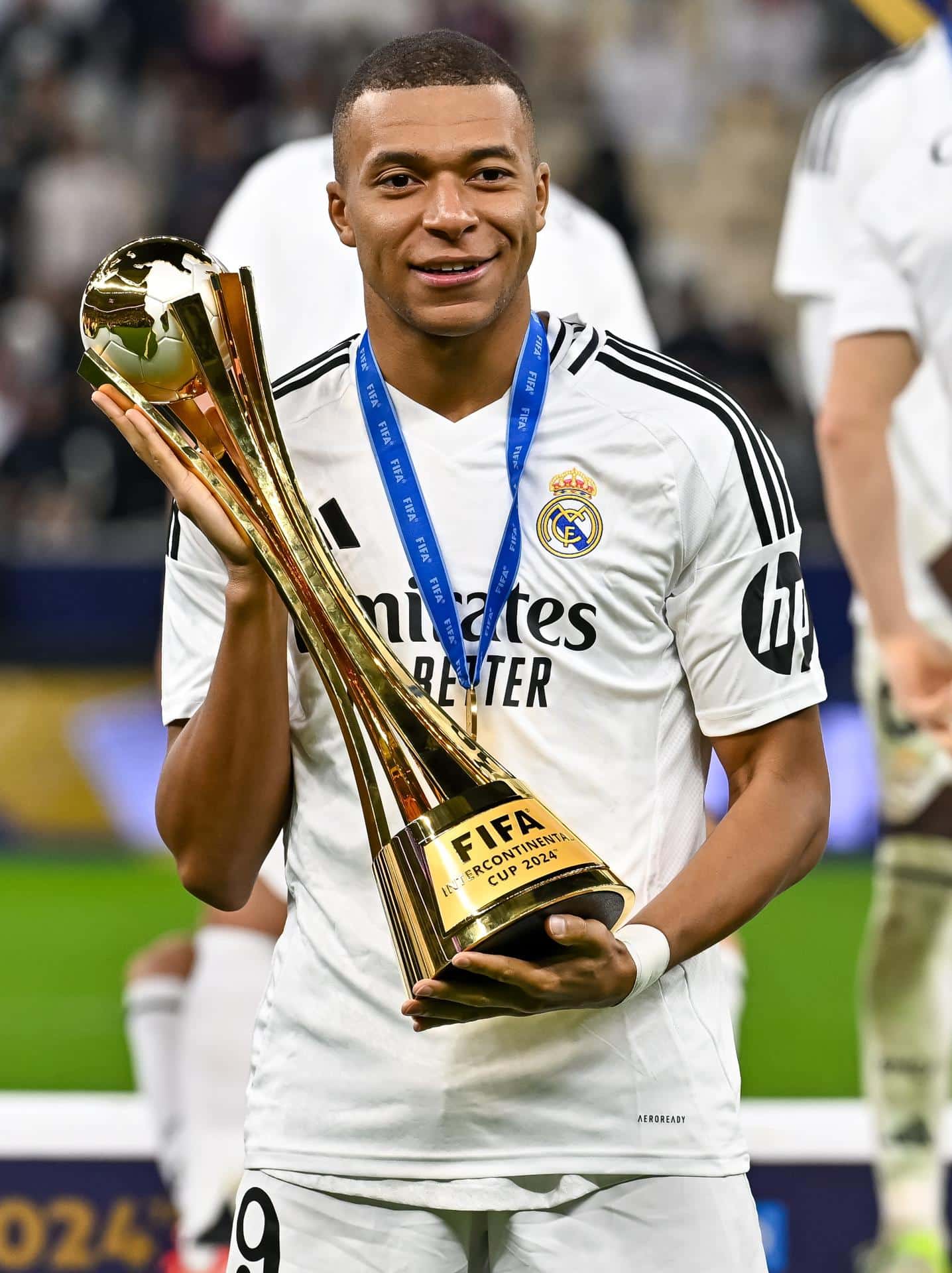 Kylian Mbappe tras la final de la Copa Intercontinental que han jugado Real Madrid CF y CF Pachuca en Lusail, Catar.) EFE/EPA/NOUSHAD THEKKAYIL