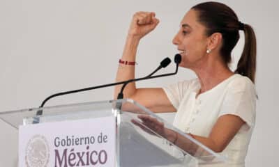 Fotografía cedida este domingo por la Presidencia de México, de la presidenta Claudia Sheinbaum, durante un acto protocolario en la ciudad de Mazatán, en el estado de Sinaloa (México). EFE/ Presidencia de México /SOLO USO EDITORIAL NO VENTAS/SOLO DISPONIBLE PARA ILUSTRAR LA NOTICIA QUE ACOMPAÑA (CRÉDITO OBLIGATORIO)