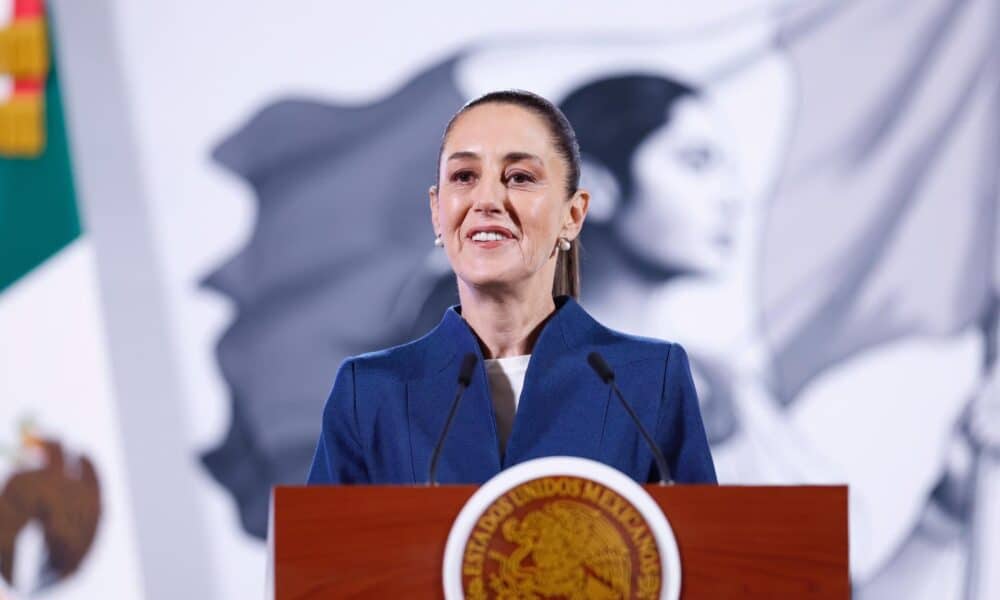 La presidenta de México, Claudia Sheinbaum, habla durante su rueda de prensa matutina este martes, en el Palacio Nacional en Ciudad de México (México). EFE/ Sáshenka Gutiérrez