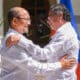 Fotografía cedida por la oficina de prensa de la Presidencia de Colombia del mandatario Gustavo Petro (d) saludando al presidente del Consejo de Transición de la República de Haití, Leslie Voltaire, este sábado en Riohacha (Colombia). EFE/ Presidencia de Colombia