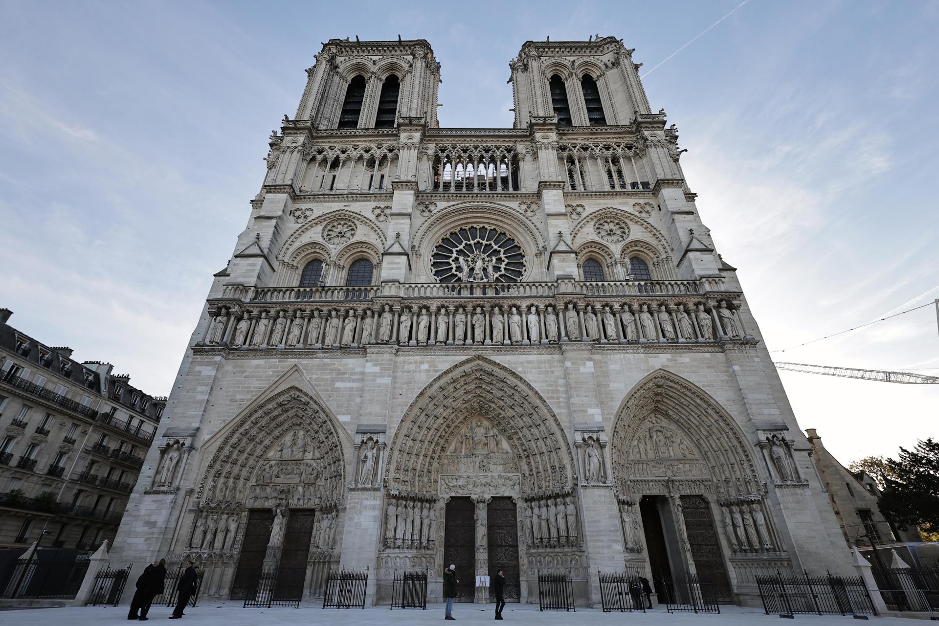 Una vista general de la Catedral de Notre-Dame en París, el 29 de noviembre de 2024. EFE/EPA/CHRISTOPHE PETIT TESSON/POOL