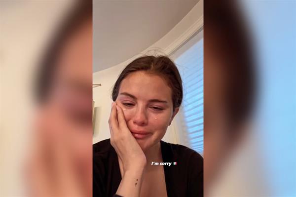 Selena Gómez comparte un video llorando