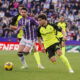 El centrocampista argentino del Betis, Giovani Lo Celso (d) controla el balón en el partido de LaLiga ante el Valladolid, de la pasada jornada. EFE/R. GARCÍA.