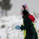 Una niña juega nieve ocasionada por el impacto de un frente frio este martes, en la ciudad de Saltillo (México). EFE/ Miguel Sierra