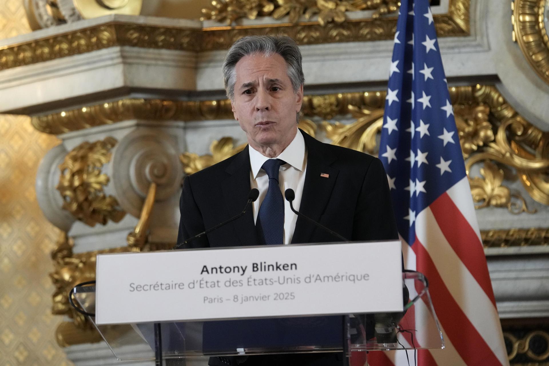 El secretario de Estado de EE. UU., Antony Blinken, pronuncia un discurso tras su reunión con el ministro de Relaciones Exteriores francés, Jean-Noel Barrot, en París, Francia, el 08 de enero de 2025. Francia EFE/EPA/THIBAULT CAMUS / POOL MAXPPP FUERA