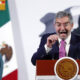 El canciller mexicano, Juan Ramón de la Fuente, habla durante una rueda de prensa este lunes, en el Palacio Nacional en la Ciudad de México (México). EFE/ Mario Guzmán