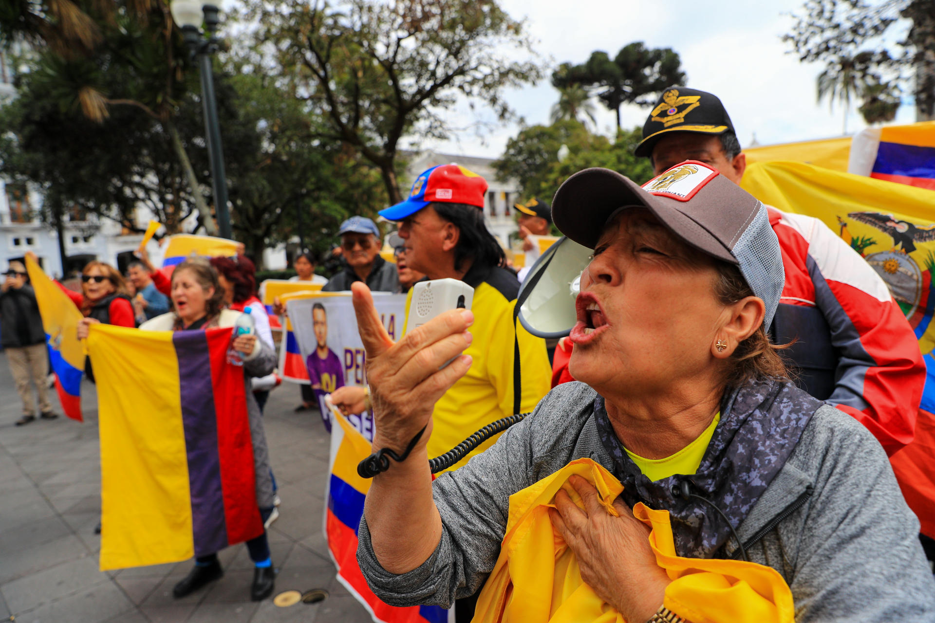 Fotografía de la campaña electoral en Ecuador. EFE/ José Jácome