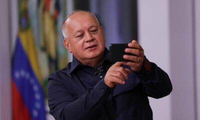 Fotografía cedida por prensa del Ministerio de Interior, Justicia y Paz, del ministro de esa cartera, Diosdado Cabello, en su programa de televisión 'Con el mazo dando', en Caracas (Venezuela). EFE/ Ministerio del Interior Justicia y Paz