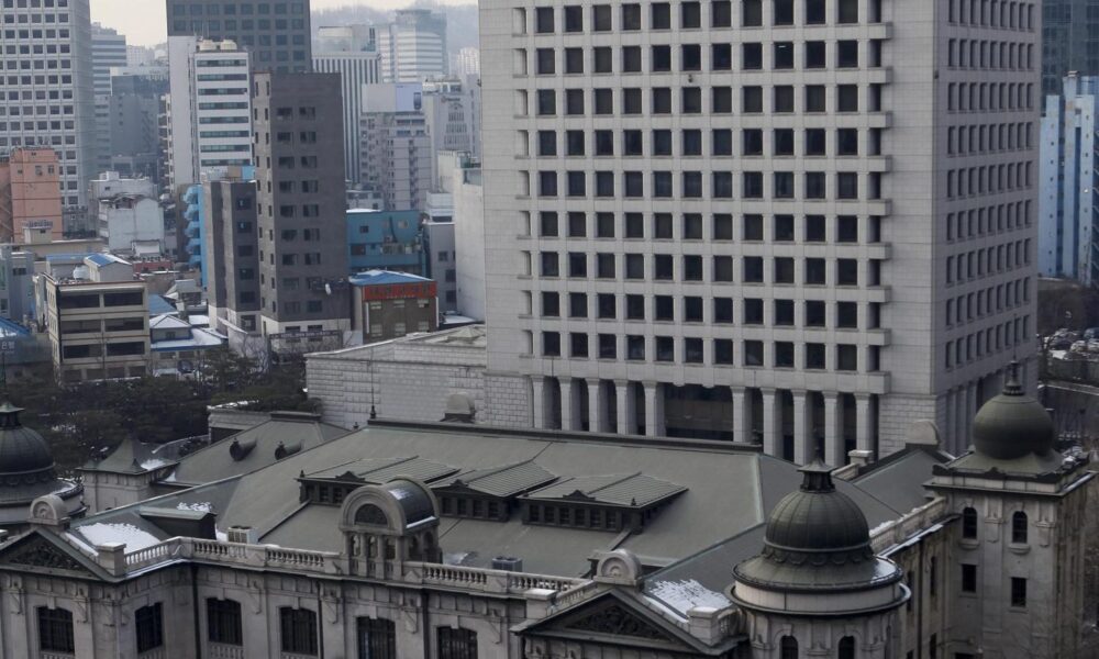 Vista exterior de la sede del banco central de Corea del Sur (BOK) en Seúl. EFE/Jeon Heon-Kyun