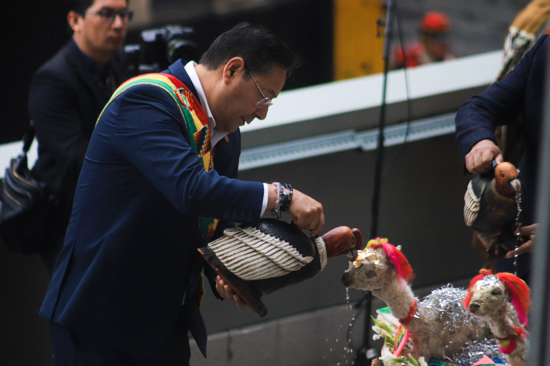 El presidente de Bolivia, Luis Arce, participa en una ceremonia como parte de los festejos del Día del Estado Plurinacional éste 22 de enero de 2025 en La Paz (Bolivia). EFE/ Gabriel Márquez