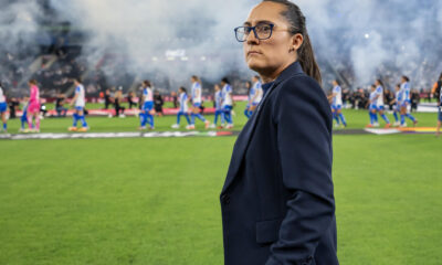 Imagen de archivo de la entrenadora de Rayadas Amelia Valverde en el estadio BBVA en Monterrey (México). EFE/ Miguel Sierra