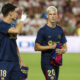 Los jugadores del FC Barcelona Dani Olmo (d) y Pau Víctor en foto de archivo de Mariscal