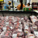 Fotografía de alimentos en una tienda este viernes, en Rio de Janeiro (Brasil). EFE/ Antonio Lacerda.