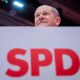 El canciller alemán, Olaf Scholz, en la convención del Partido Socialdemócrata (SPD) que le proclamó este sábado en Berlín candidato del partido para las elecciones anticipadas del próximo 23 de febrero. EFE/EPA/Christoph Soeder