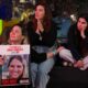 Frontera de Gaza (Israel) (EFE).- Varias personas observan una transmisión en vivo en una pantalla grande que informa sobre la liberación de tres rehenes israelíes, Romi Gonen, Emily Damari y Doron Steinbrecher, transferidos de Hamás a la Cruz Roja. EFE/EPA/ABIR SULTAN