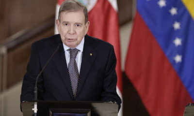 El líder opositor venezolano Edmundo González Urrutia habla durante una declaración conjunta con el presidente de Costa Rica, Rodrigo Chaves, este jueves, en la Casa Presidencial en San José (Costa Rica). EFE/ Jeffrey Arguedas