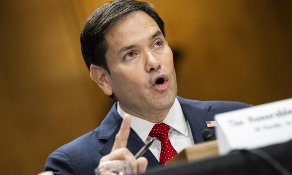 El senador republicano de Florida Marco Rubio, nominado por el presidente electo, Donald Trump, para secretario de Estado, testifica durante una audiencia de confirmación del Comité de Relaciones Exteriores del Senado, en el Capitolio de EE. UU. en Washington, D.C., Estados Unidos, el 15 de enero de 2025. EFE/EPA/Graeme Sloan