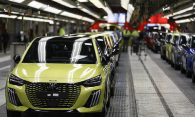 Fotografía de archivo de una planta automotriz de Stellantis. EFE/ Javier Belver