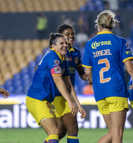 Imagen de archivo de jugadoras del América que celebran una anotación. EFE/ Miguel Sierra