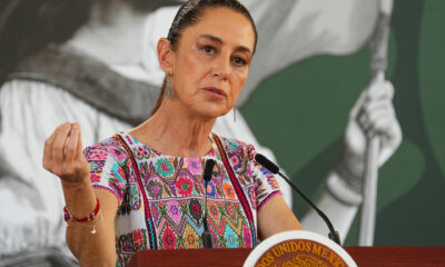 La presidenta de México, Claudia Sheinbaum, habla durante su rueda de prensa diaria este viernes, en Acapulco, estado de Guerrero (México). EFE/ David Guzmán.