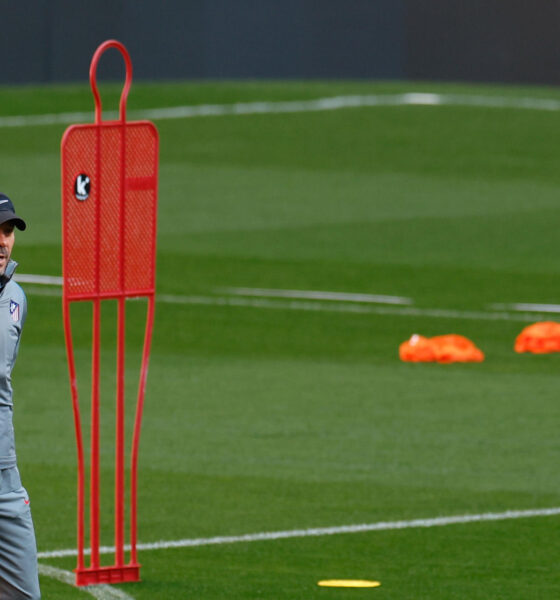 Simeone, durante el entrenamiento. EFE/ Javier Lizón