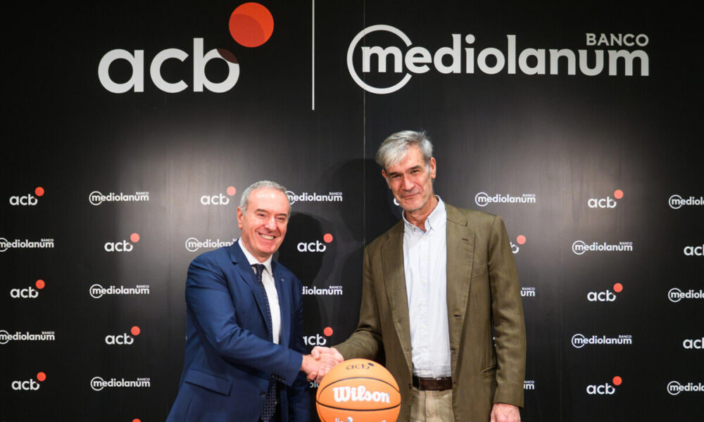 El Consejero Delegado del banco Mediolanum, Luca Bosisio, y Antonio Martin, presidente de la ACB. EFE/ACB