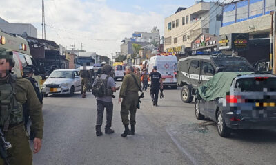 Tres israelíes murieron este lunes en un ataque palestino por disparos contra un autobús, en el área de Al Funduk, una aldea palestina en el norte de Cisjordania ocupada rodeada de asentamientos de colonos. EFE/Servicio de emergencias israelí Magen David Adom (MDA)