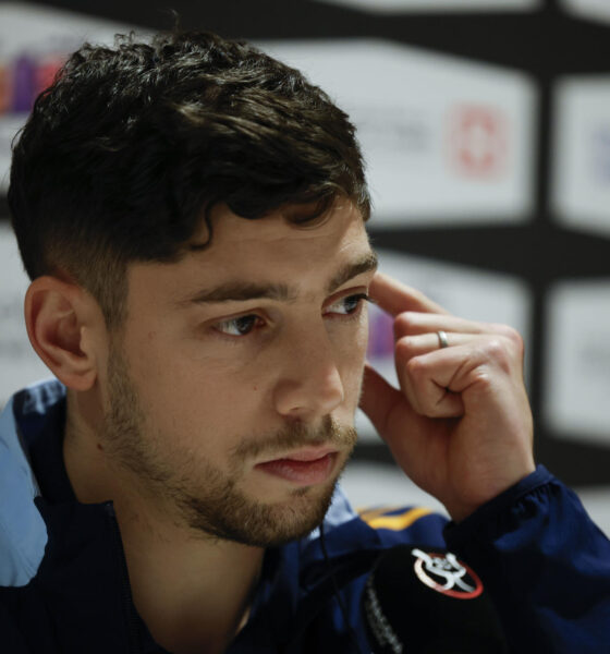 El centrocampista uruguayo del Real Madrid, Federico Valverde, durante la rueda de prensa ofrecida este sábado en Yeda, en la víspera de la final de la Supercopa de España de fútbol que les enfrenta al Barcelona. EFE/ Alberto Estevez